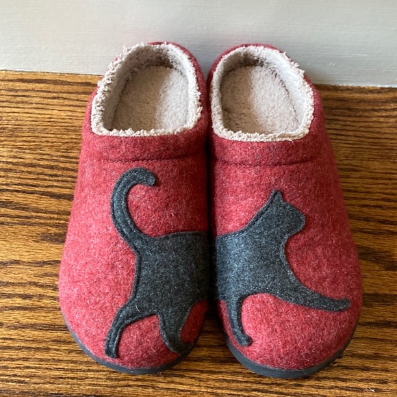 L.L. Bean Shoes - L.L. Bean Daybreak Scuffs With Cat Motif Size 8 Medium